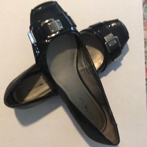 Bandolino Flats with Buckle Detail (Size 9)